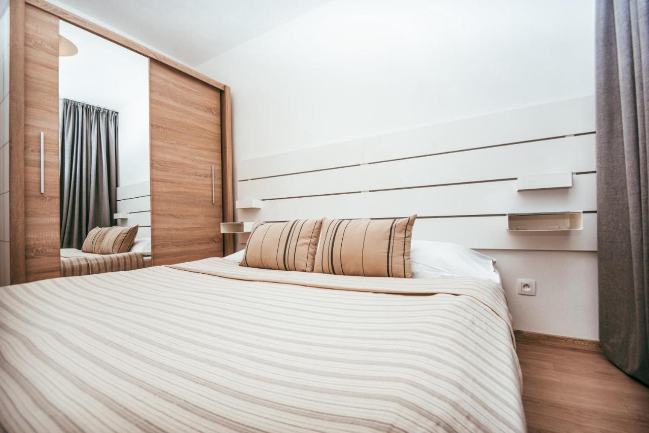 City Center Apartment - Modern & Elegant Братислава Экстерьер фото