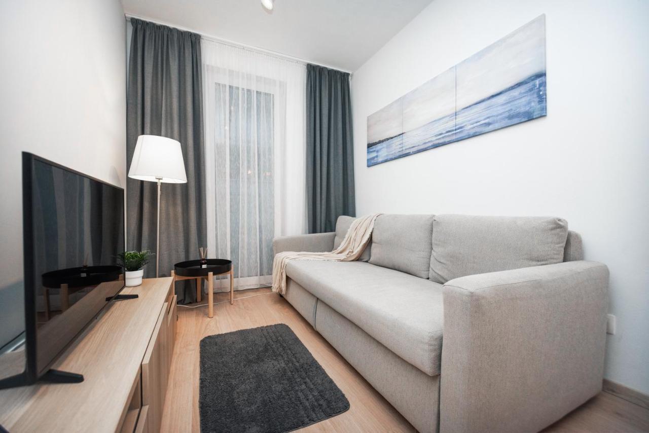 City Center Apartment - Modern & Elegant Братислава Экстерьер фото