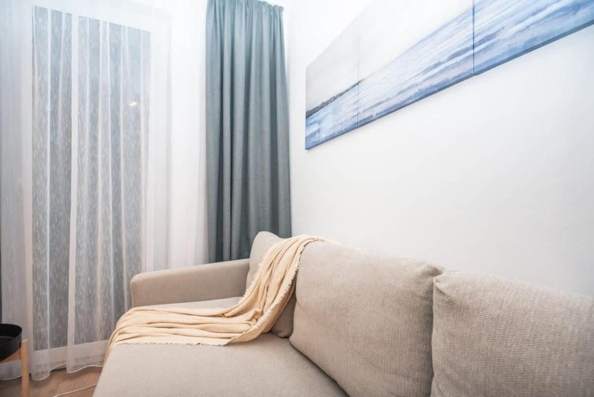 City Center Apartment - Modern & Elegant Братислава Экстерьер фото